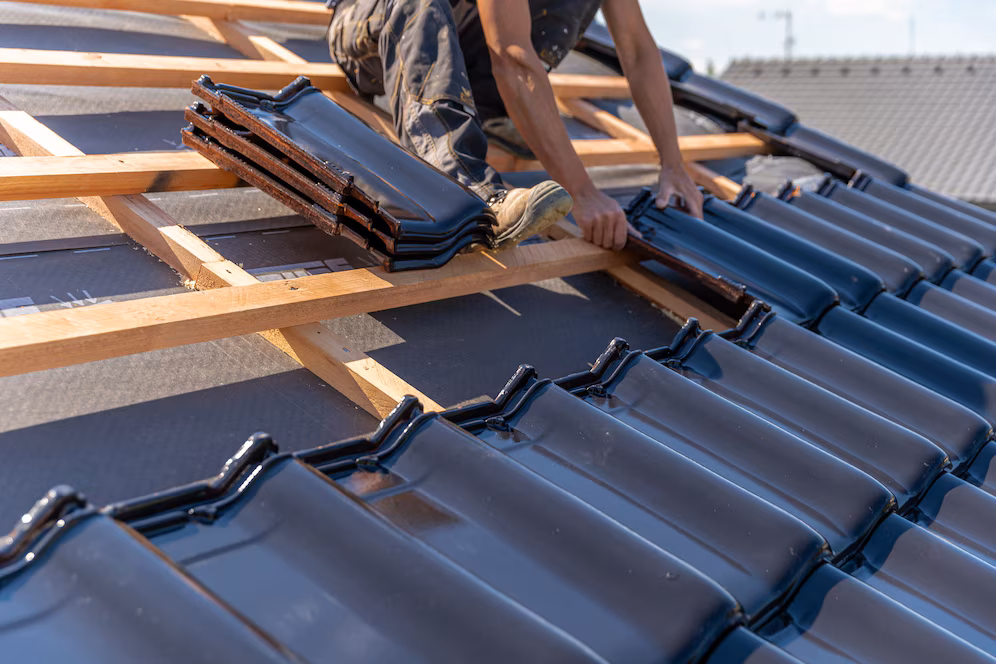 manufacture roof family house from ceramic tiles 155027 1600